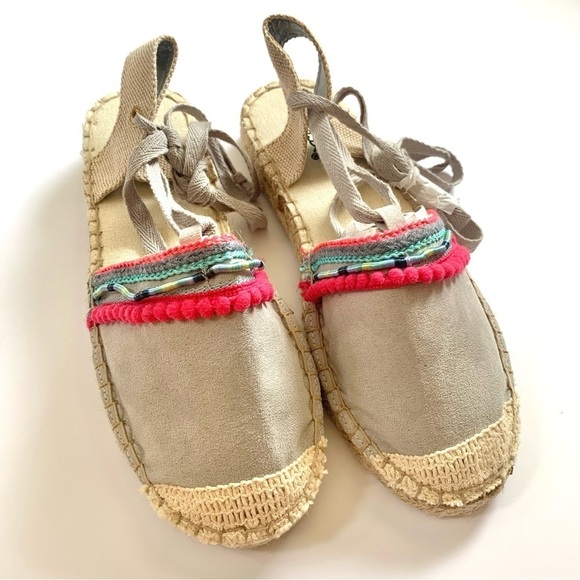 Qupid Tan and Gray Bohemian Colorful Gypsy Espadrilles - Picture 3 of 7